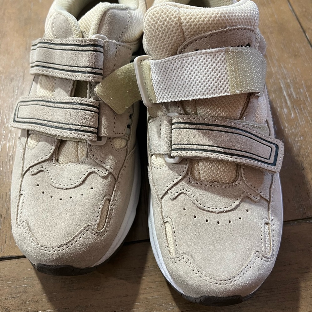 Vionic Tabi Side Women’s Cream Sneakers